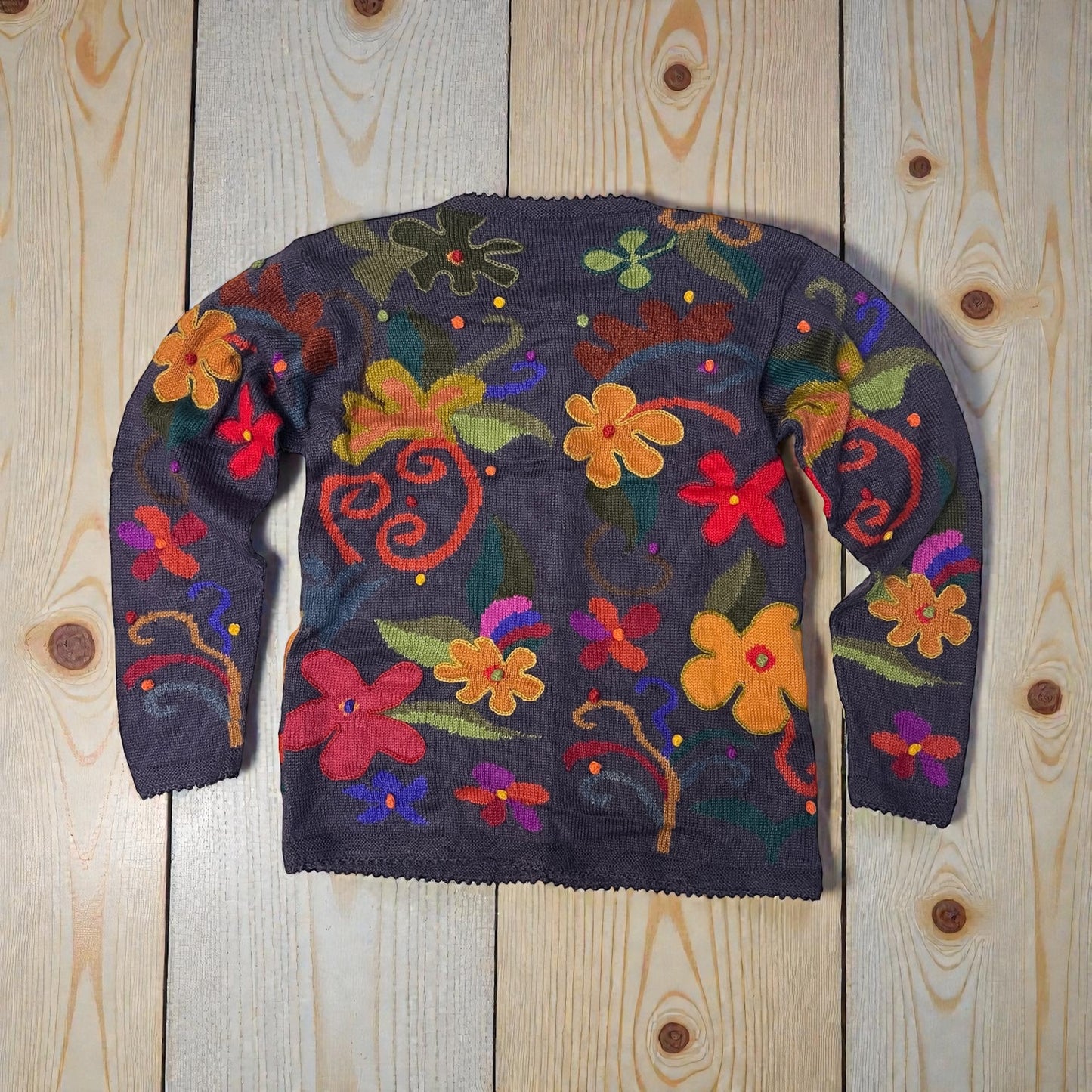 SINDU Sweater. (Black 2)