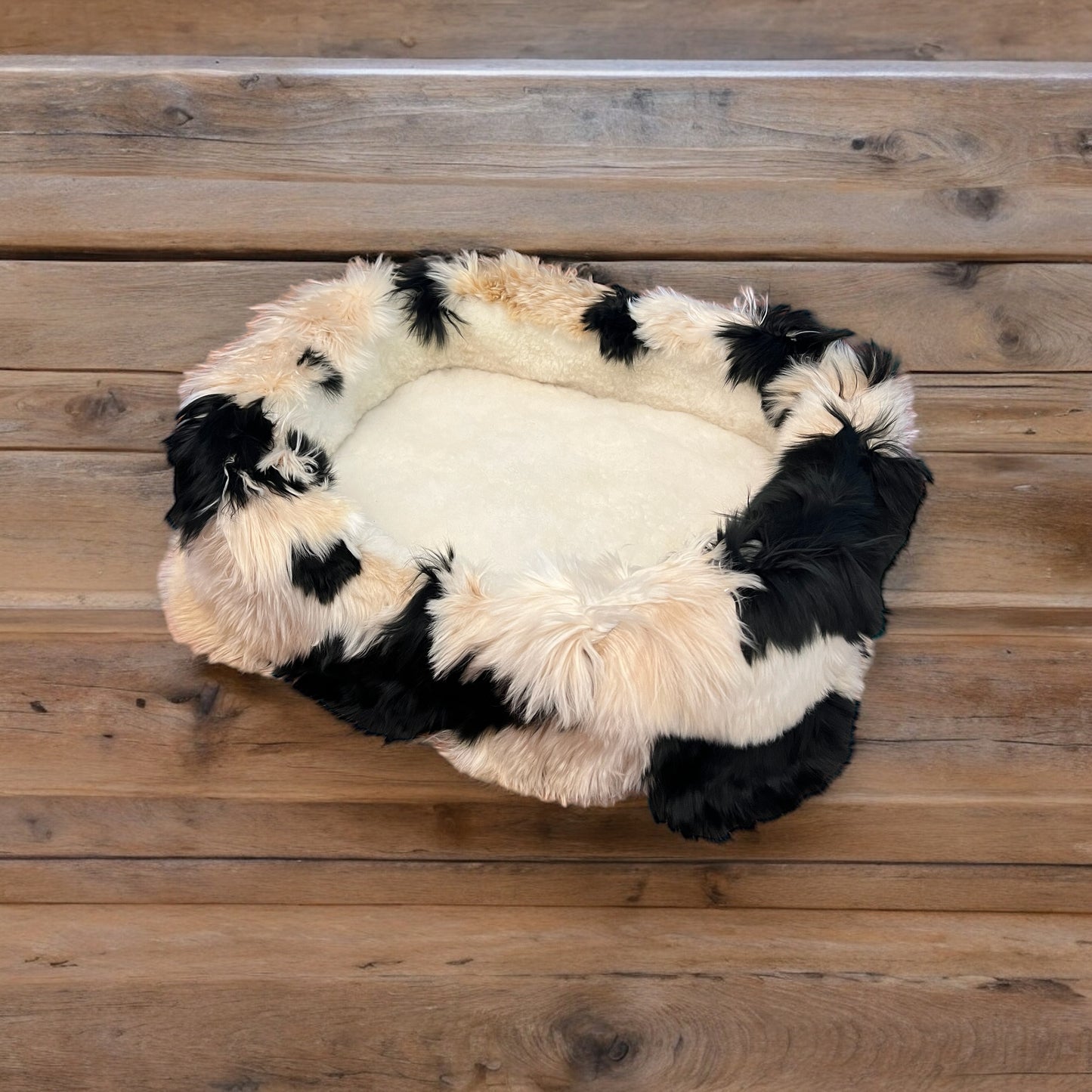Luxury Dog Bed (Black and Beige)