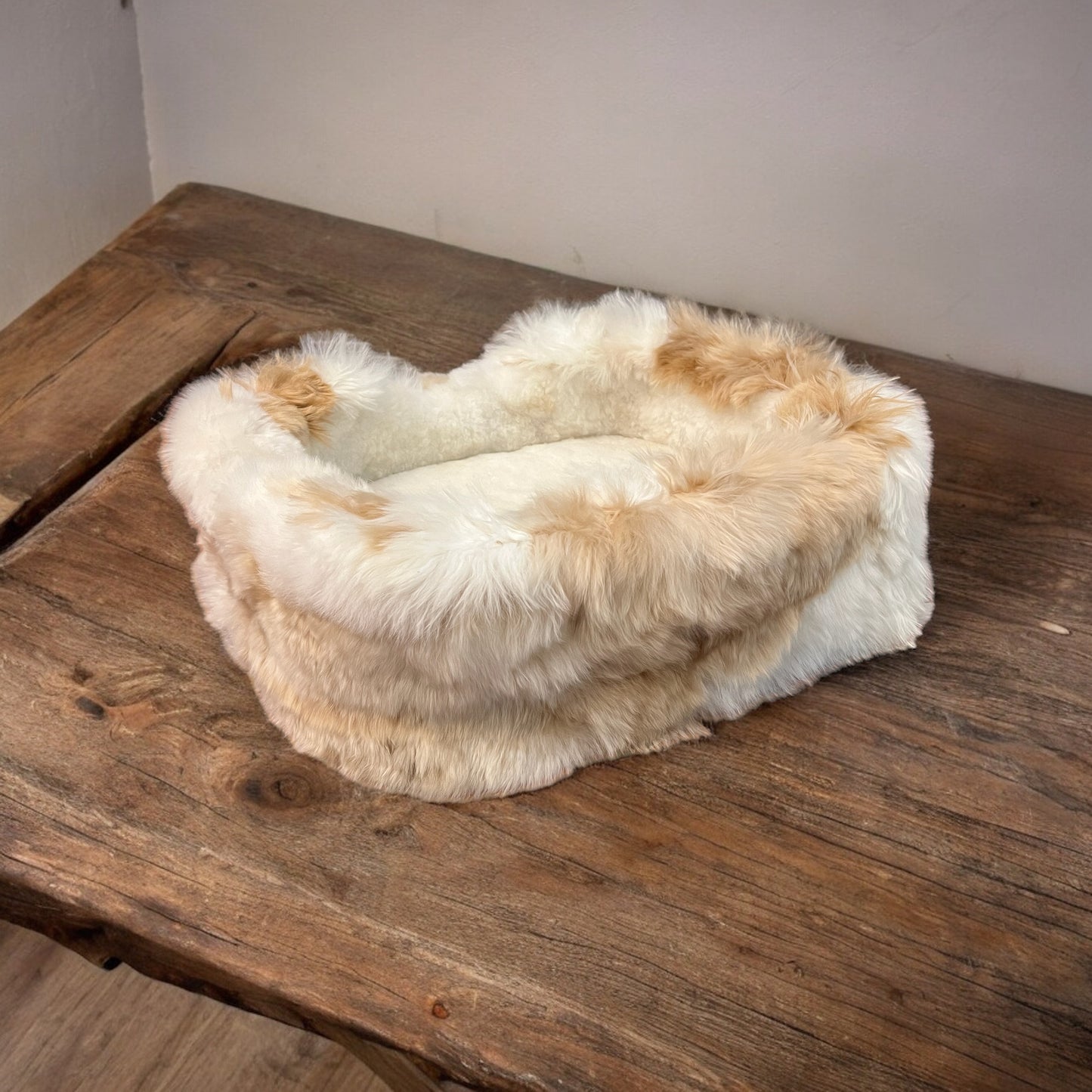 Luxury Dog Bed (WHITE FRONT WITH BEIGE)