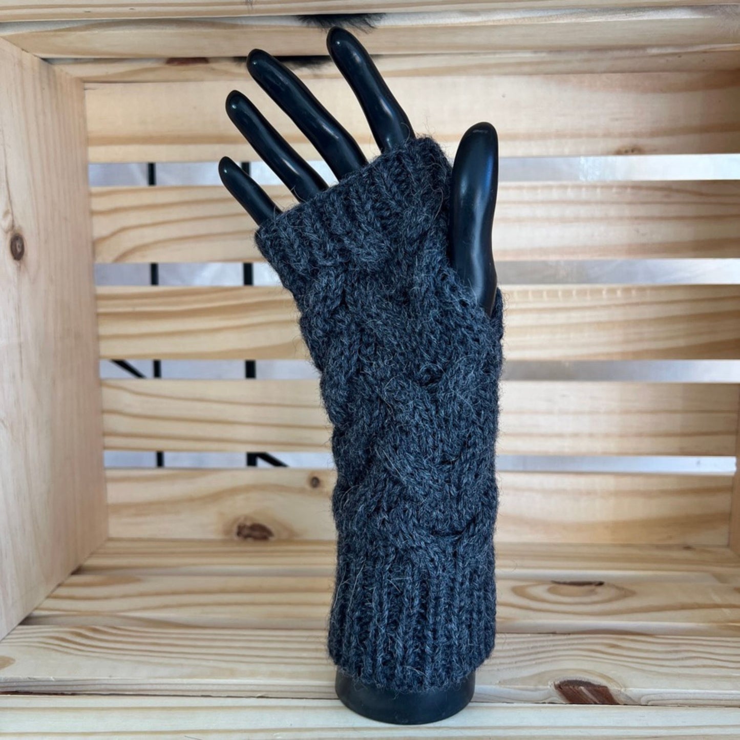 Cable knit texting gloves