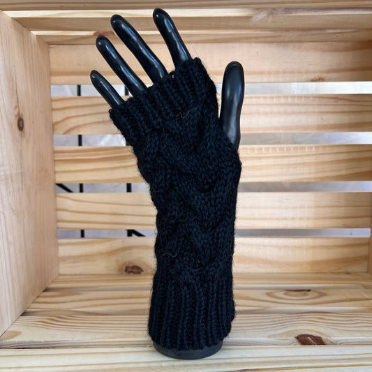 Cable knit texting gloves
