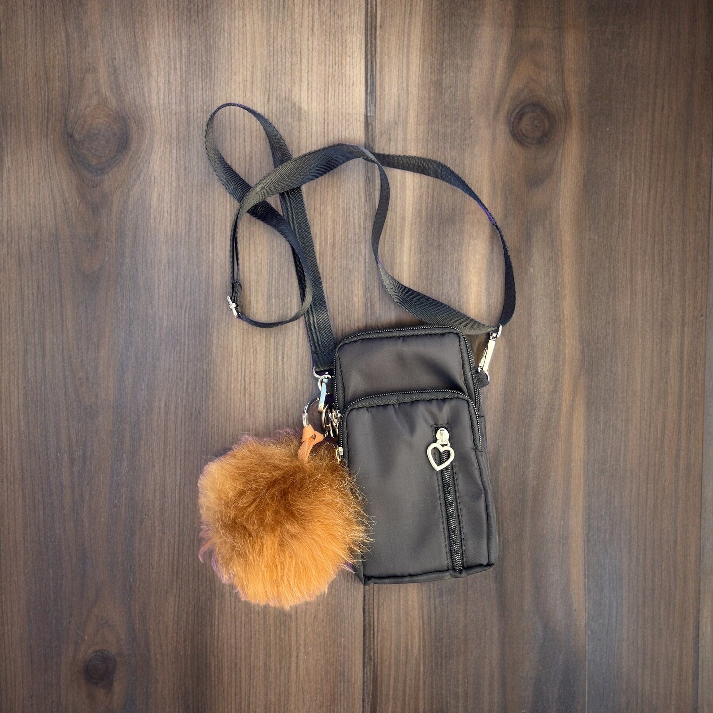 Armband Crossbody purse with alpaca pompom