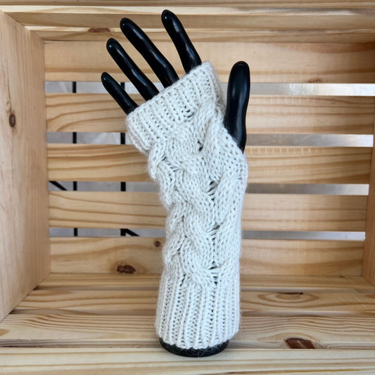 Cable knit texting gloves