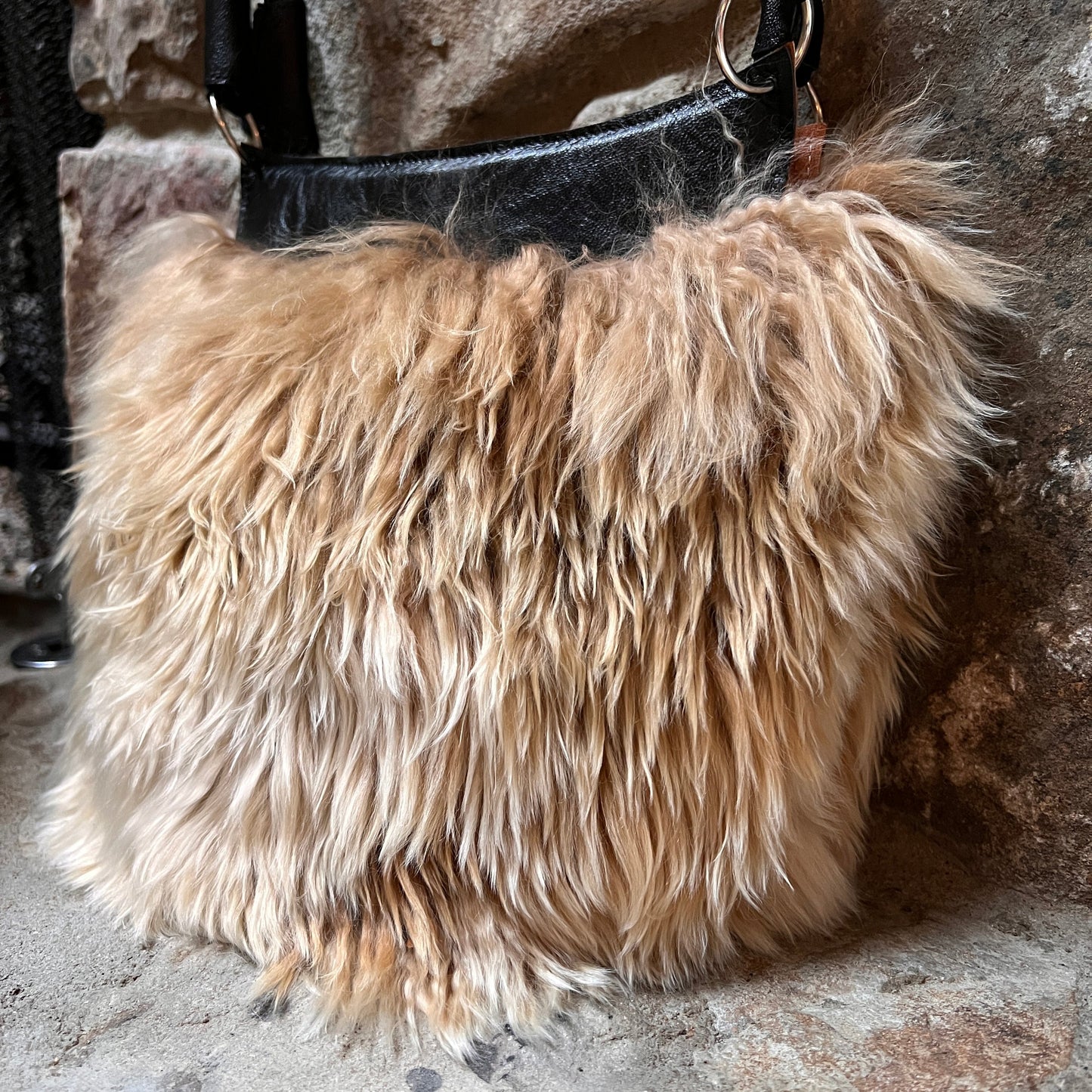 Handmade Suri Alpaca fur Purse. Beige.