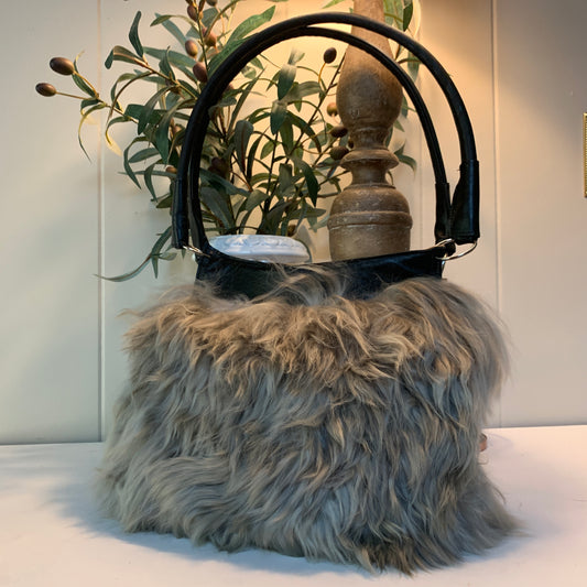 Handmade "Sumaq" baby Alpaca fur ladies handbag. - Peruvian Accent